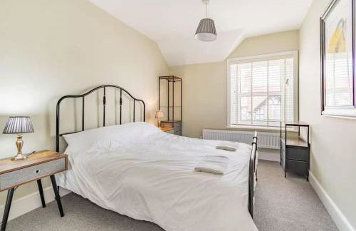 Sea View Penthouse - Walkable to Beach & Town - Foto 3