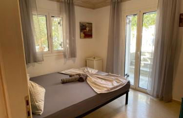 Top Holiday Home Private Pool by the sea With Private Garden for Private use - Photo 39