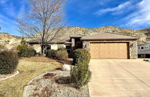 Near Zion 3BR Sleeps 8 Covered Patio Dining - Foto 37