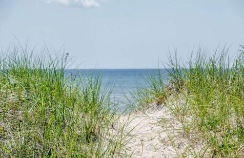 North Truro Beachfront Cottage with Cozy Backyard - Foto 25