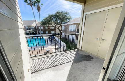 Pool View Escape - Near Shops & Dining - Foto 22