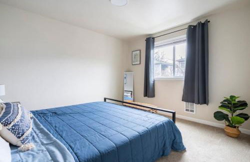 Spacious Kenmore Apartment- King Bed, Queen Bed, Fast Wifi - Foto 10