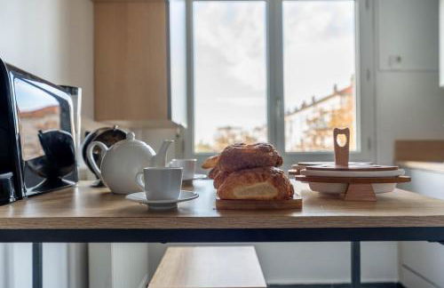 L'Excellent - Grand Cinema - Grand Marché - Netflix - Foto 24