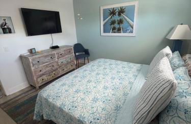 Beachfront Condo On Quiet Treasure Island- 1 Bed - Photo 10