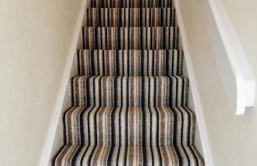 Goldthorn Wolverhampton sleeps 5 long term comfortably and families - Foto 14