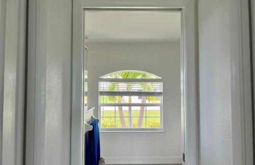 Paradise Home, Tranquil canal view 3-BDR in Golfers paradise - Foto 34