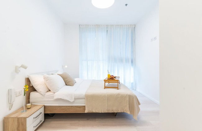 MAMAD - Sunlit Urban Escape with Balcony by Sea N Rent - Photo 4