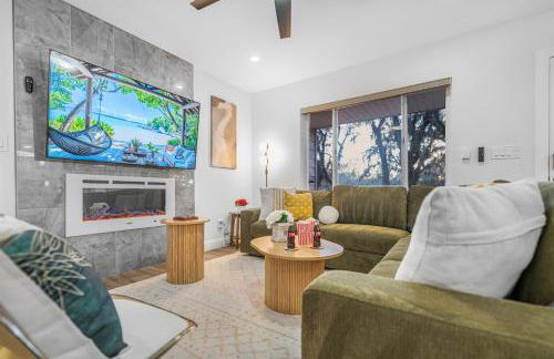 Stunning Gem Home w Heated Salt Pool & Game Room - Foto 11