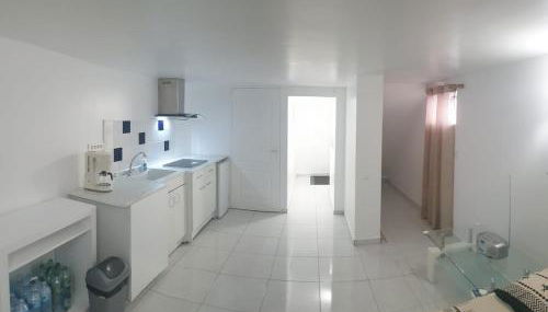 Ravissant studio sous maison, avec parking gratuit - Foto 4