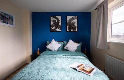 2BR Home Near Shops & Transport Links - Foto 39