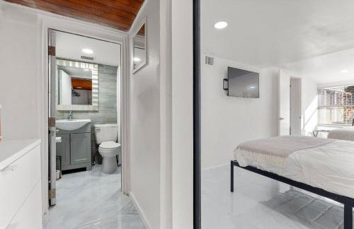 Yellow Door Oasis airport, cruise port and beach close-by - Foto 41