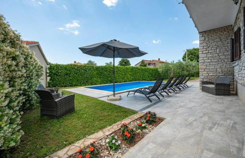 Six-Bedroom Holiday Home In Barban - Foto 8