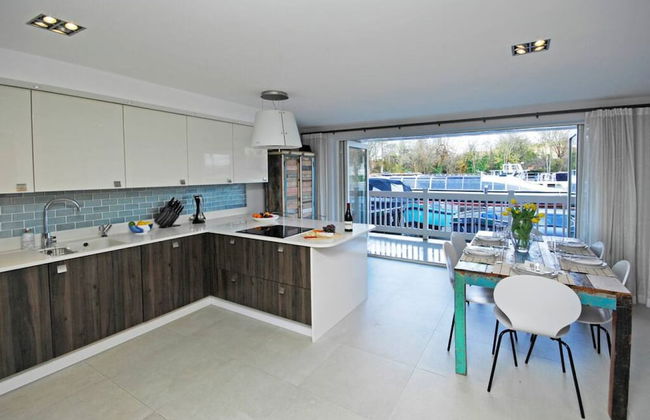 The Oars - Riverfront Property - From 300 Per Night - Foto 4