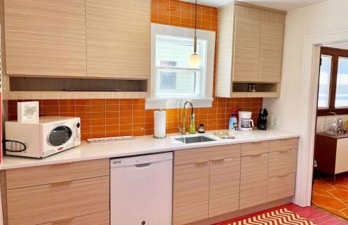 1960s Gem-Close to Downtown And In a Quiet Area - Photo 13