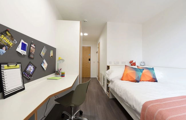 For Students Only Cosy Ensuite Rooms With Private Bathrooms at Dobbie's Point in Glasgow - Photo 3