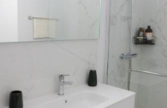 New 3 Bedroom Luxury Family Apartment - Airco, King Size Beds, Fully equipped kitchen, Balcony, Washingmachine, 2 bathrooms, Free parking, Fast Internet, 142m2 - Foto 12