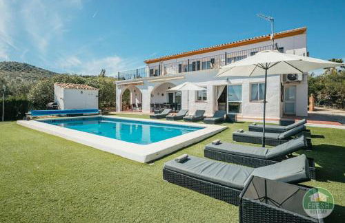 Casa Wood - family holiday villa with pool - Photo 1