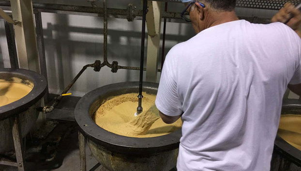 Visita a la fábrica de turrones El Artesano - Foto 3, Proceso de producción de los turrones