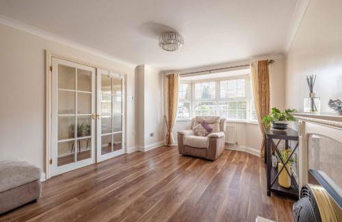 SPACIOUS 3 BEDROOM HOME - GREAT FOR FAMILIES! - By Tempstay - Foto 26