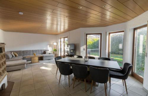 Cozy Holiday Home - Photo 9