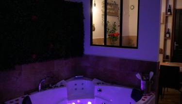 Maison Prestige Le Donjon des Plaisirs Jacuzzi - Foto 5