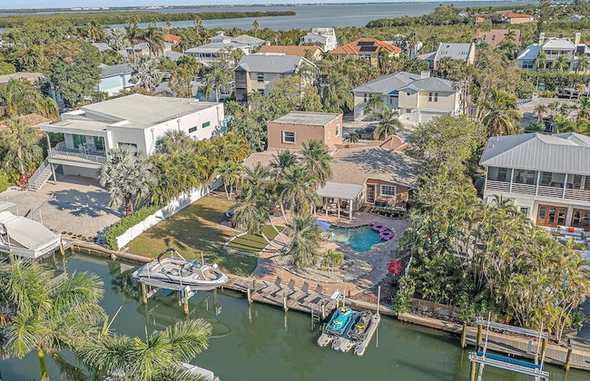 Decked Out On Marbury 4 Bedroom Home by RedAwning - Photo 67