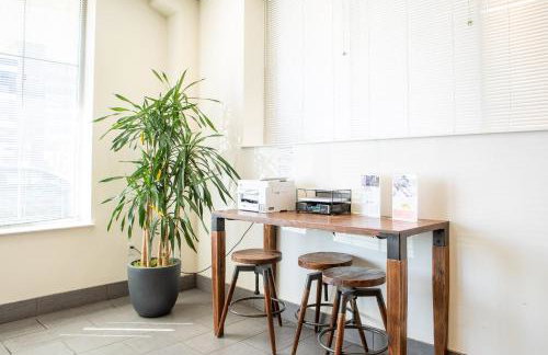 Walker's Point Studio with Gym and Balcony - Foto 17