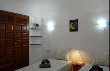 2BR Bungalow with Sunny Private Terrace - Secure Gear Storage - Foto 13