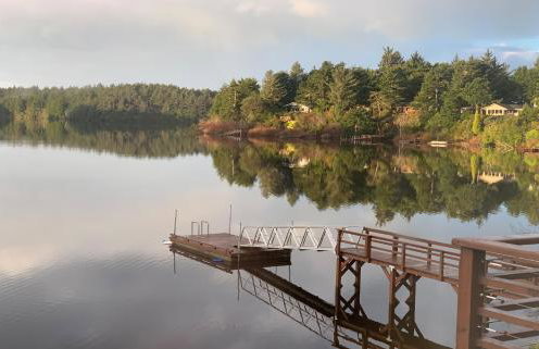 The Redwood Guesthouse at the Floras Lake Getaway - Foto 46