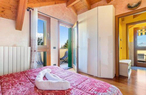 Lovely Orange House - Photo 7