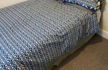 Stunning Large Detached Gloucester, 4 beds, 3 bedroom, 2 bathroom property, Nr Chelt, The Docks and Quays sleeps 6 - Photo 40