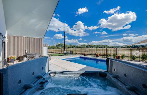 Modern Cabin Near Cheney Lake W Pool and Hot Tub - Foto 6