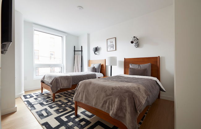 Airy 3 BR Flat w Shared Deck - gym - Mins to NYC - Foto 18