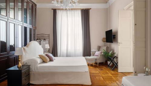 Luxury Historic Villa with heated pool near Catania, Taormina, the Sea and Mount Etna by SicilianRelaxingHomes - Foto 5, wardrobe