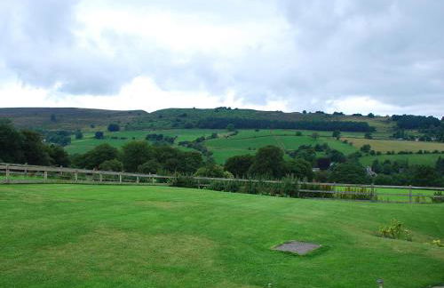 Shallcross Hall Cottages - Combs - Photo 9
