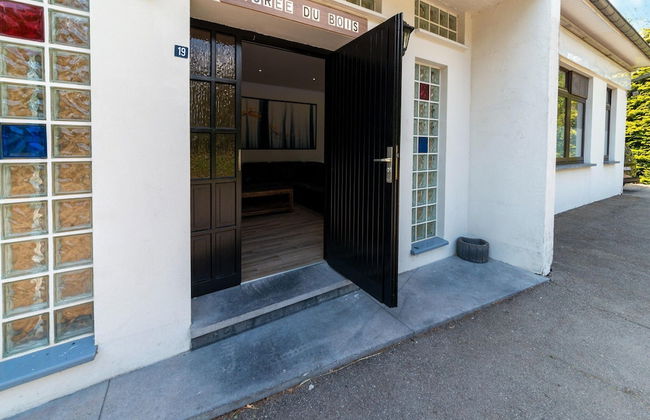 Mansion With Pool & Bar - Photo 40