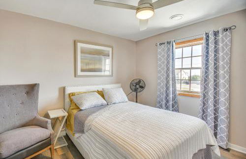 Bright Kitty Hawk Home with Hot Tub, Walk to Beach! - Foto 18