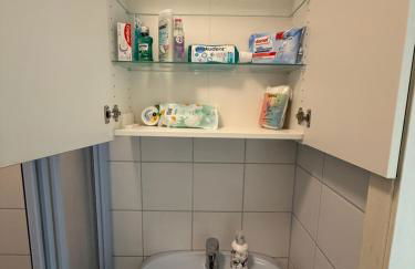 1 Zi Whg an der Universität zu Kiel-Alsenstrasse 17, perfekt als Schadenwohnung, eigener Parkplatz, große Wohnküche, Wlan, gemütlich möbliert, je 3 Min zur Universitätsklinik, Ostsee, Seebäder, City, Luxusfähren - Foto 16