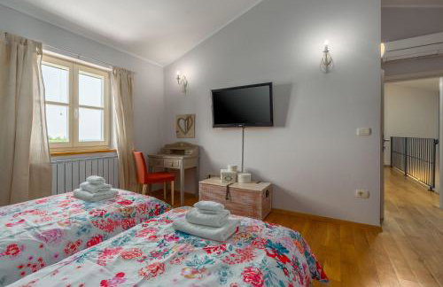 Mediterrane Steinvilla mit beheiztem Privatpool, aromatischen Mittelmeerpflanzen - Foto 22