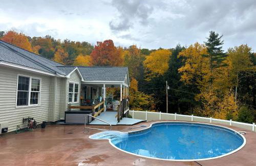 Private 5-Acre Escape - Pool, Lake & Gardens - Foto 1