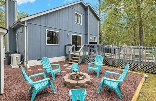 Cabin Retreat with Hot Tub - Foto 9