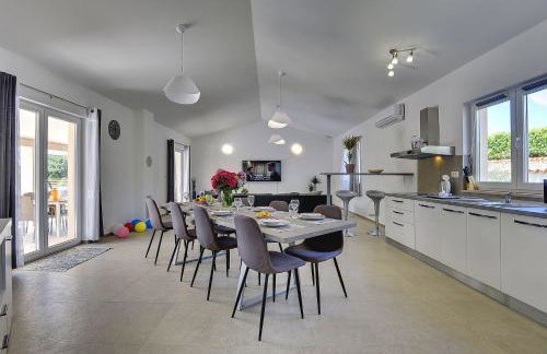 Villa mit Pool und klimatisierten Schlafzimmern - Foto 9