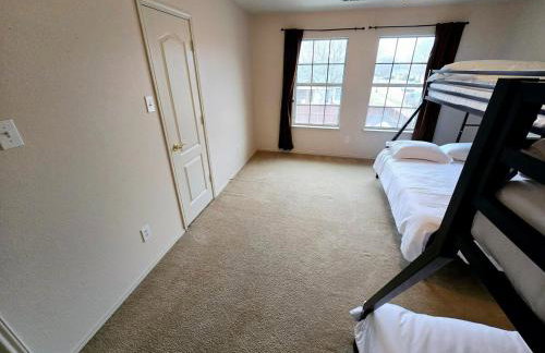 Dallas Lakeside Bliss Stay - Private Pool, Air hockey and High speed internet - Foto 26