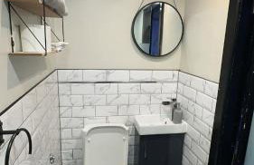 Studio apartment in bolton town - Photo 11