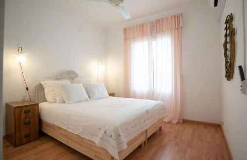 Stunning Designer 2 Bed Apt in Glorious Gràcia - Photo 2