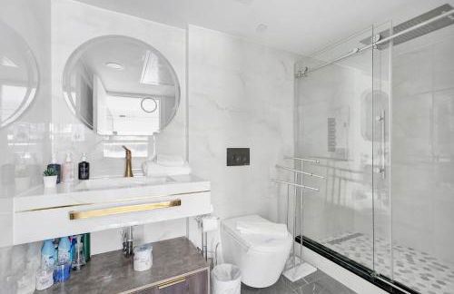 Oceanfront Escape with Resort Amenities Gym Pools and Sauna 1408 - Foto 24