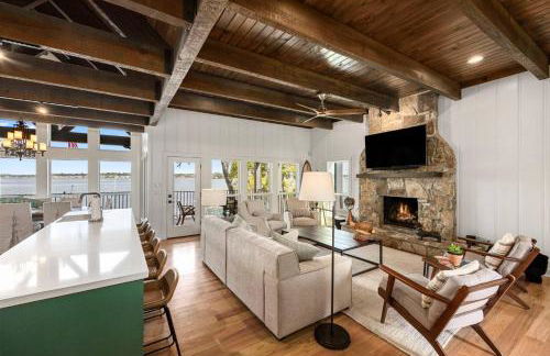 Lakefront LUXE | Pool, Spa, Jet Ski at Happy Place - Foto 23