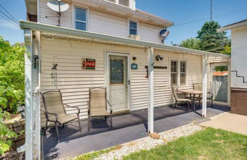 Cozy Iowa Getaway with Patio and Fenced-In Yard! - Foto 2