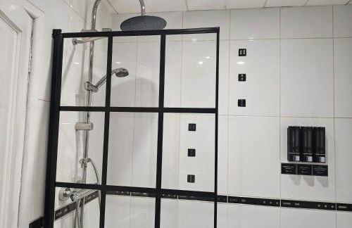 Book Me! Prime 2 BED House sleeps 6 Contractors - Foto 16