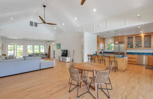 Gorgeous Renovated 1937 Plantation Style Beach House 50 Steps To The Center Of The Beach 5 Bedroom Home by RedAwning - Foto 52